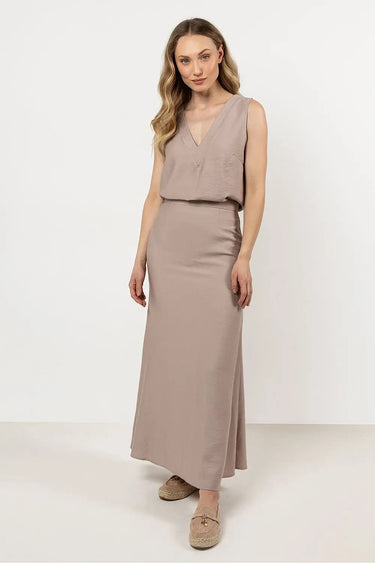 Long skirt model 212208 awama