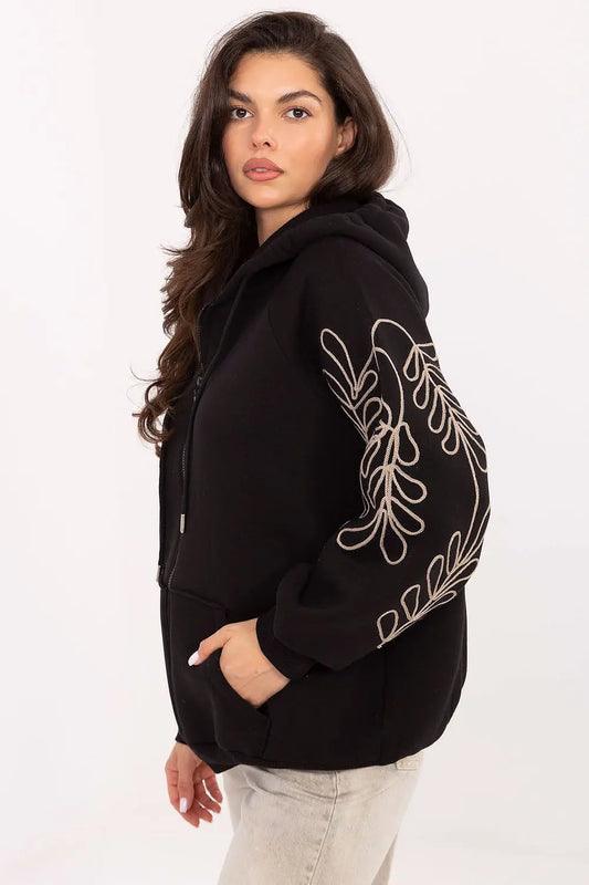 Sweatshirt model 218247 Relevance