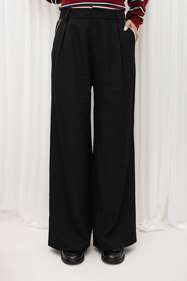Women trousers model 232407 Italy Moda