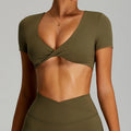  Gray green