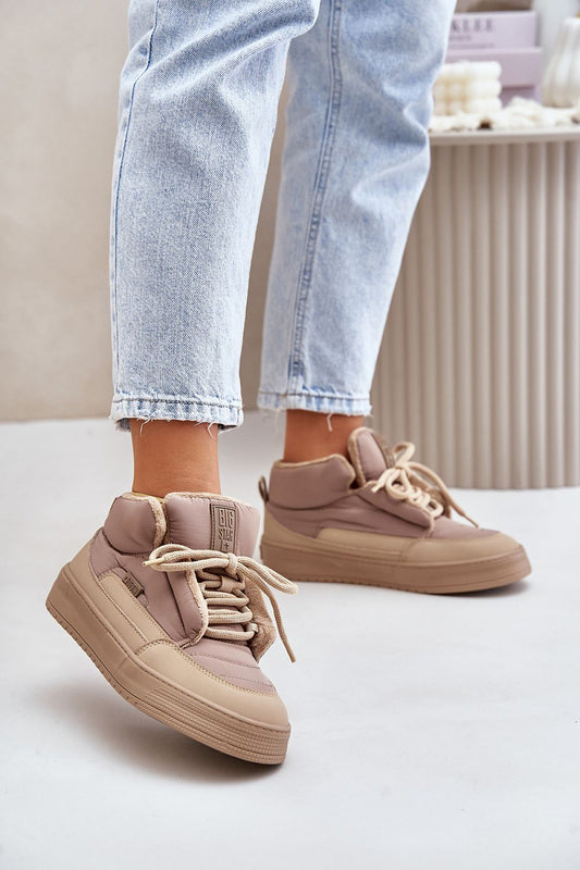  Sport Shoes model 202232 Step in style 