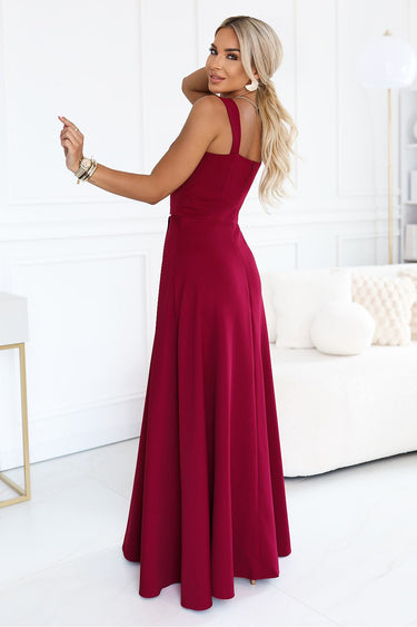  Long dress model 231224 Numoco 
